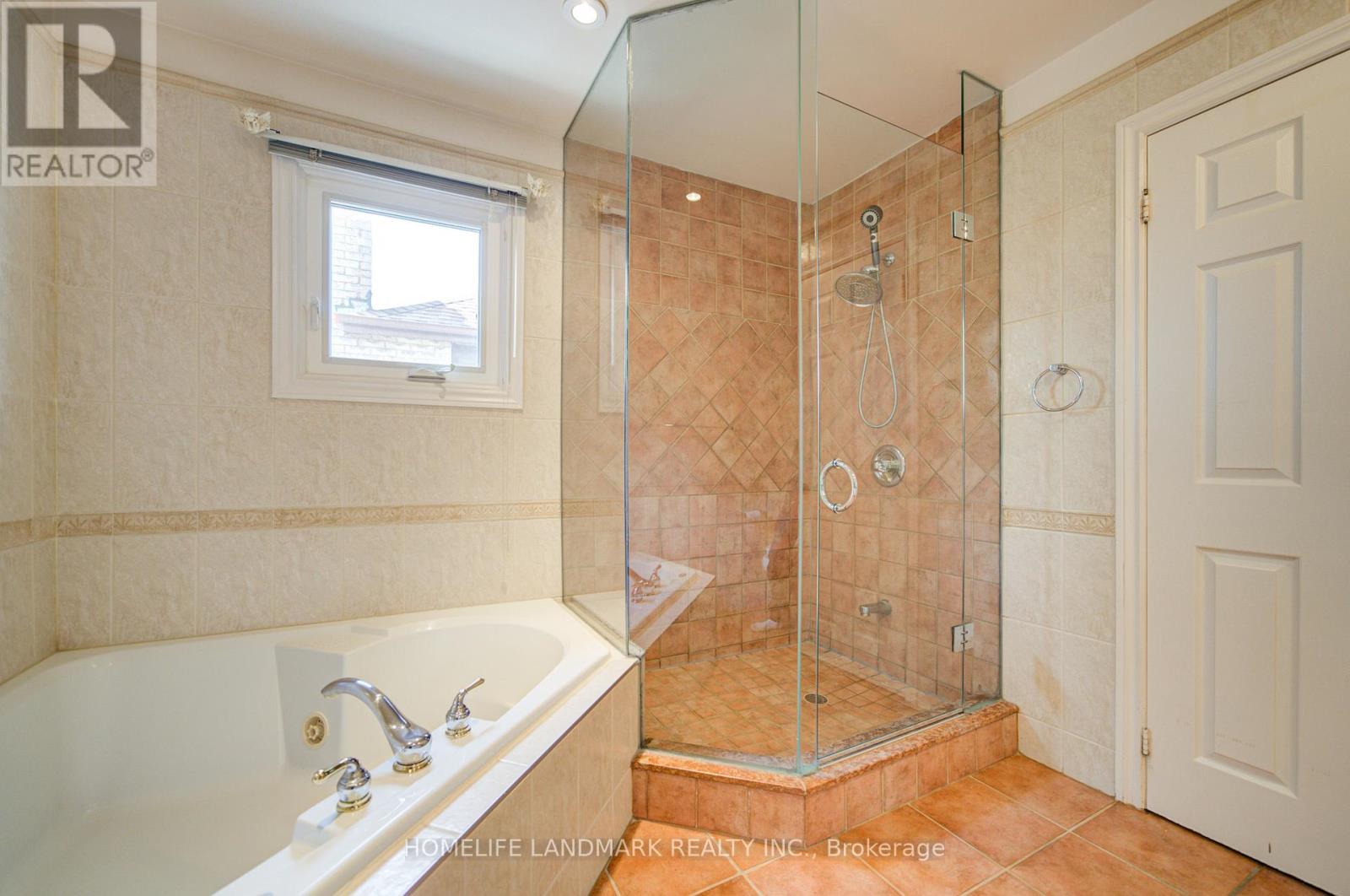 375 MANHATTAN DRIVE - 31