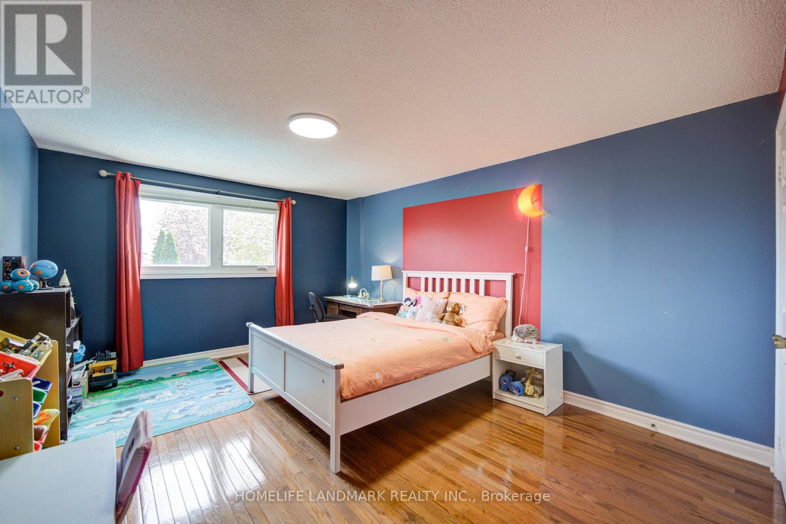 375 MANHATTAN DRIVE - 35