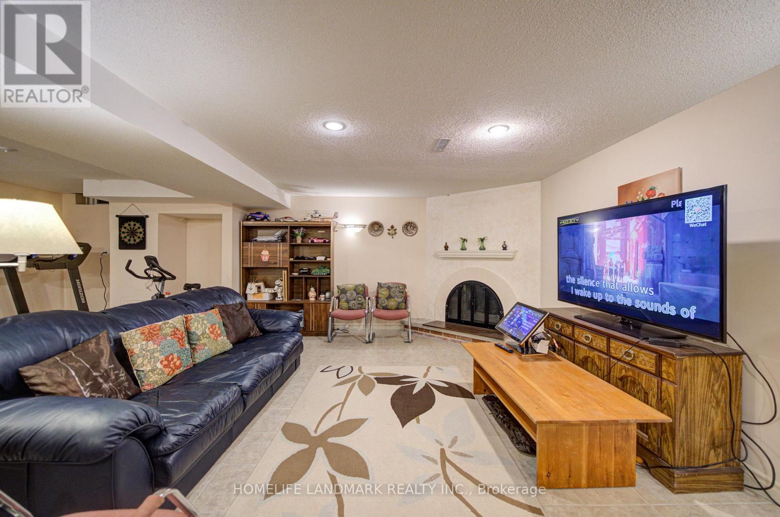 375 MANHATTAN DRIVE - 40