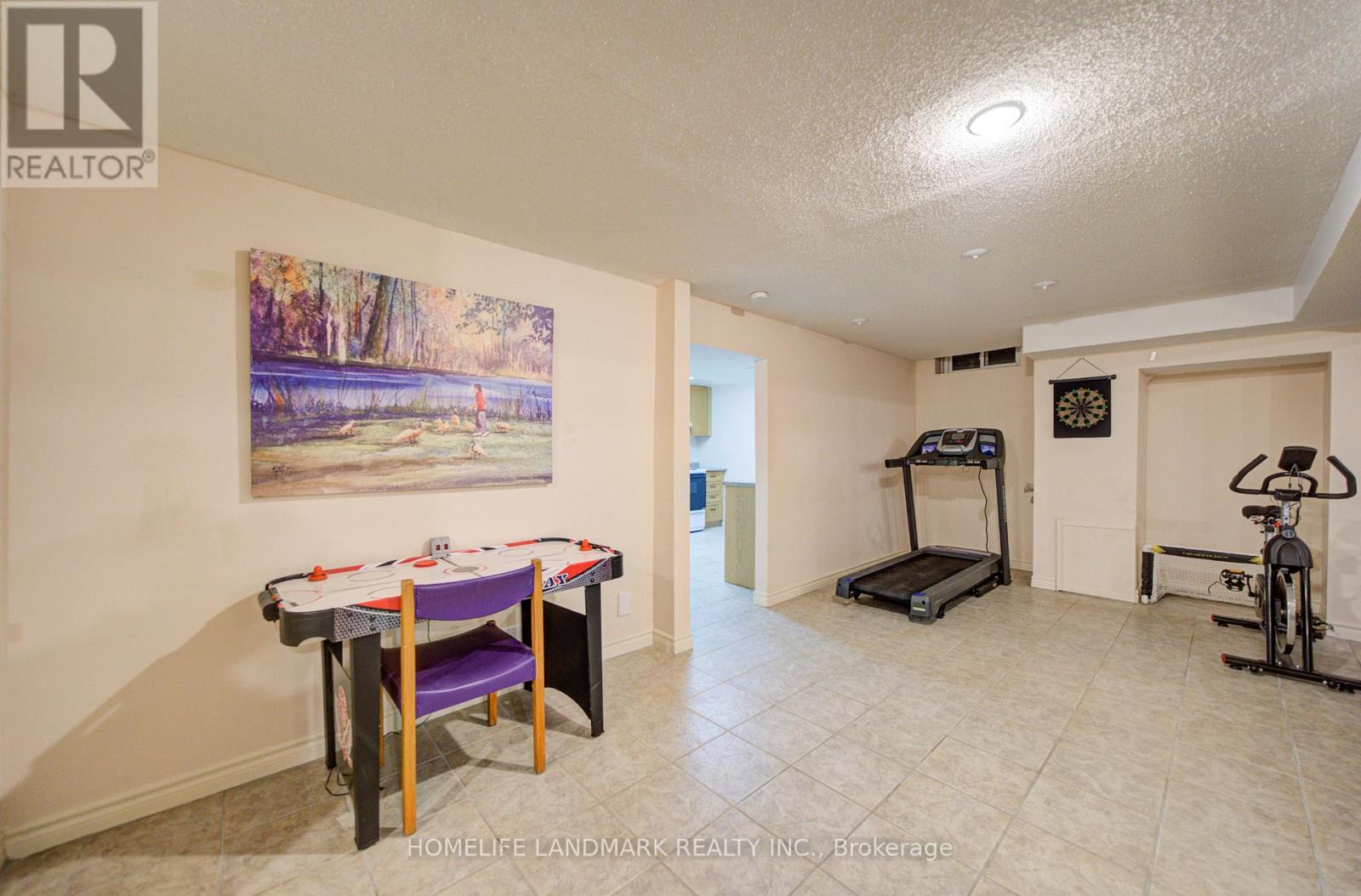 375 MANHATTAN DRIVE - 42