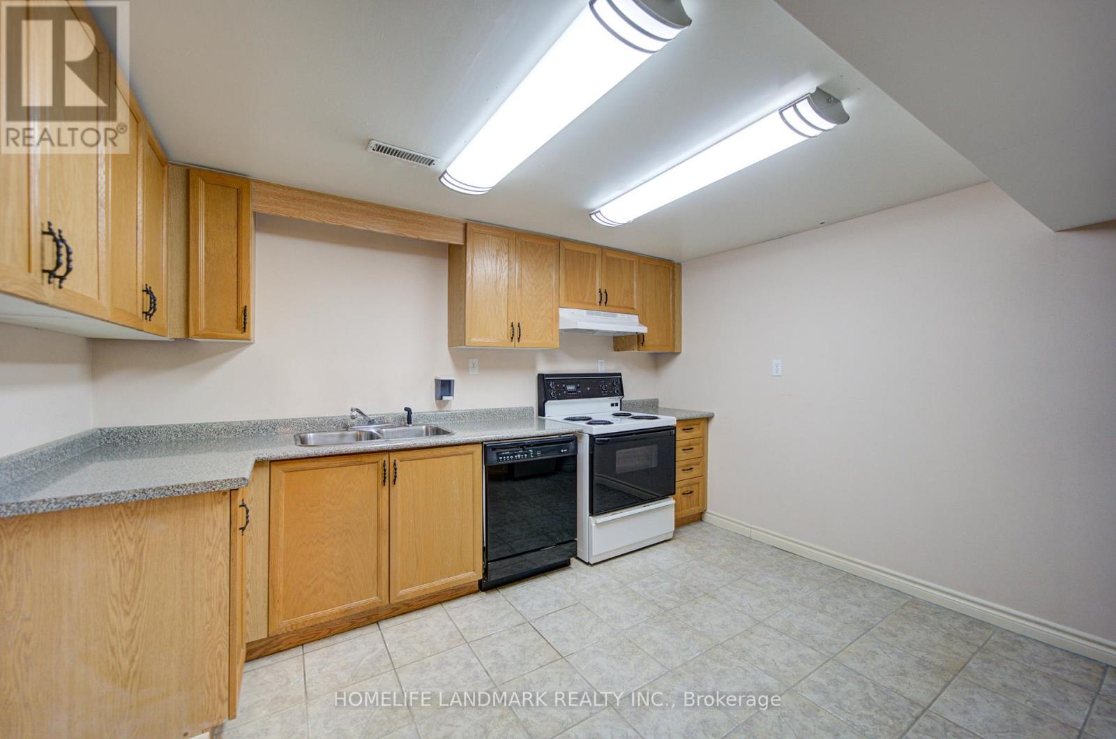 375 MANHATTAN DRIVE - 43