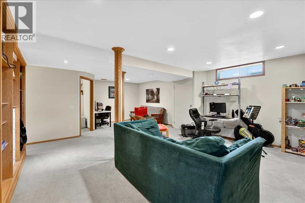 14 Hawkdale Gate NW - 37