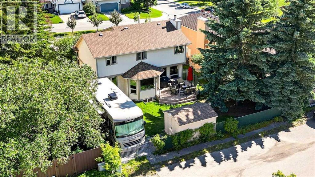 14 Hawkdale Gate NW - 48