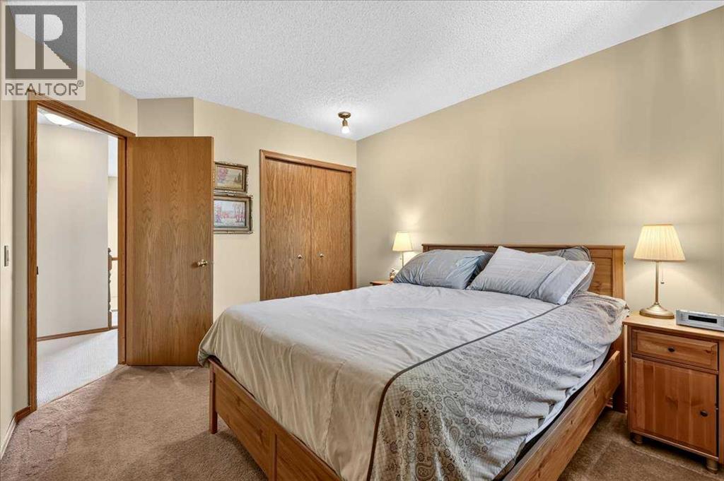 14 Hawkdale Gate NW - 33