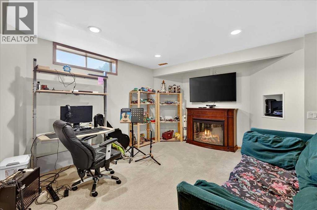 14 Hawkdale Gate NW - 38