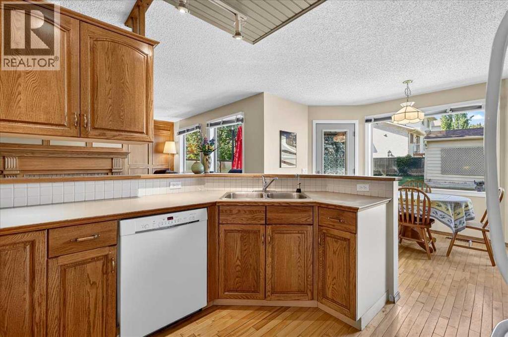 14 Hawkdale Gate NW - 21