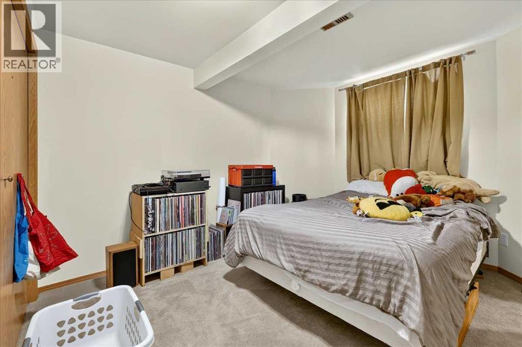 14 Hawkdale Gate NW - 39