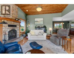 Kitchen - 1036 Sackner Road, Vanderhoof, BC V0J3A2 Photo 7