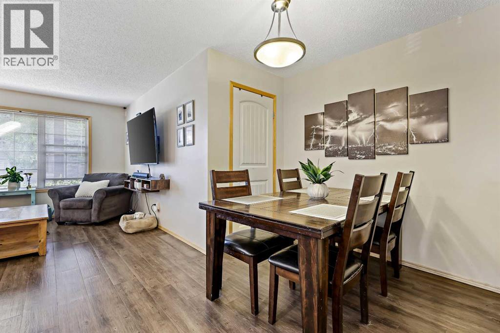 #104 15 Everridge Square SW - 12