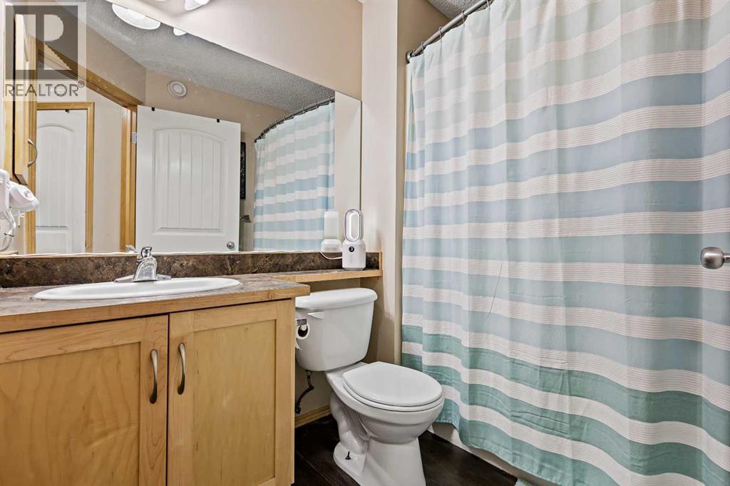 #104 15 Everridge Square SW - 15