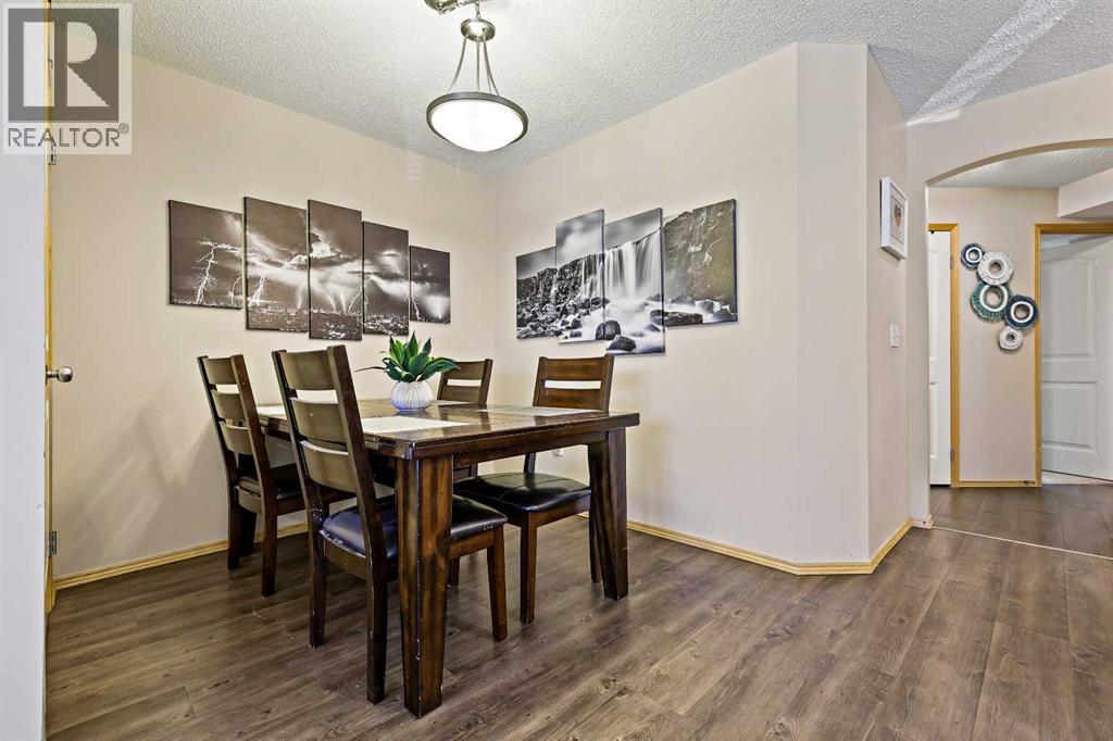 #104 15 Everridge Square SW - 11