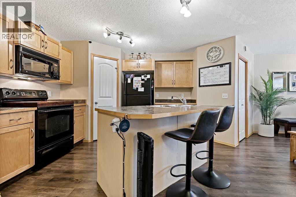 #104 15 Everridge Square SW - 9