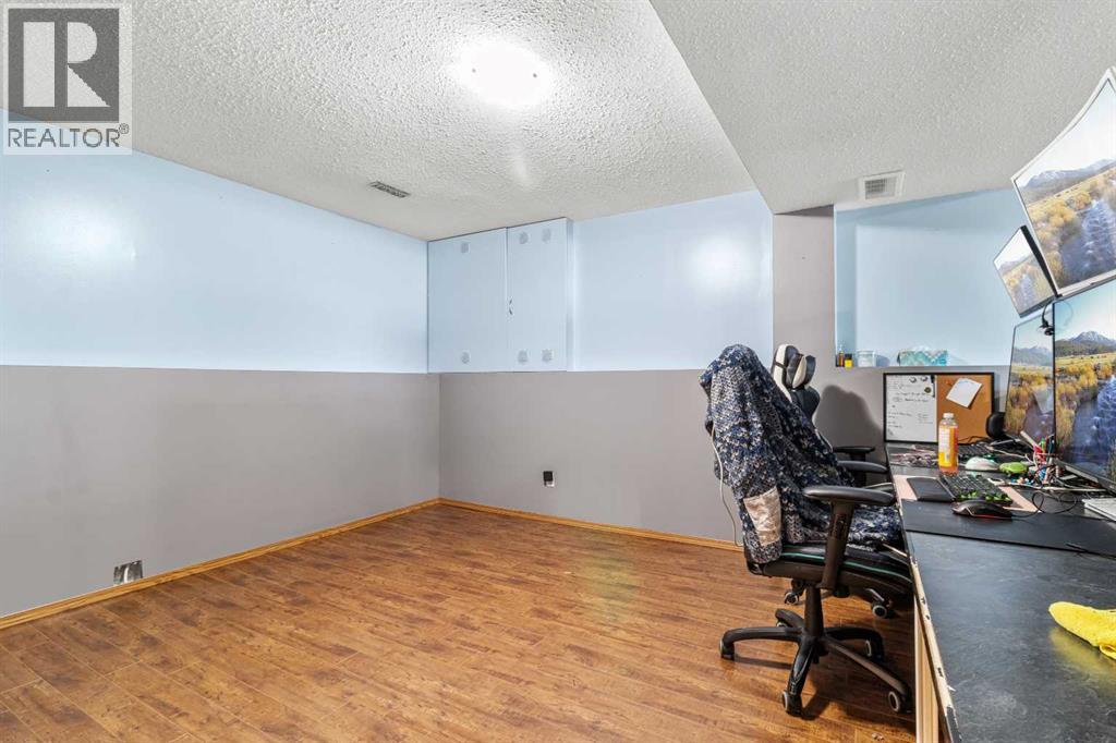 10 Kingston Drive - 21