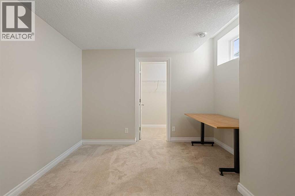 486 Silverado Boulevard SW - 41