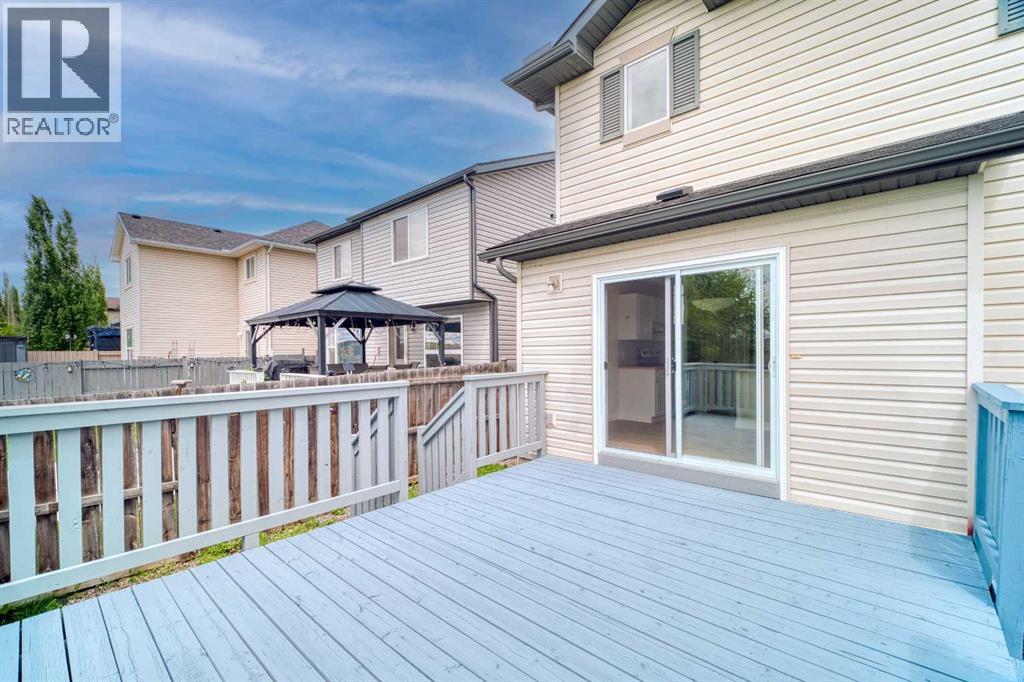 130 Somerglen Way SW - 9