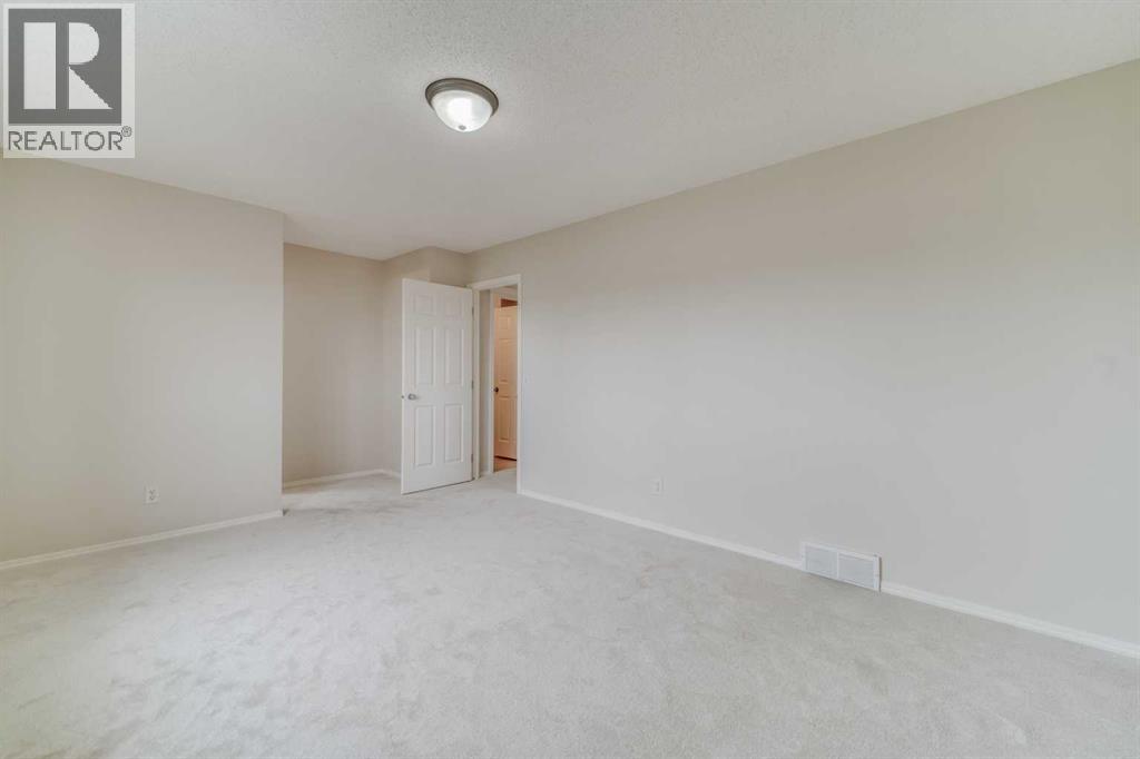 130 Somerglen Way SW - 39