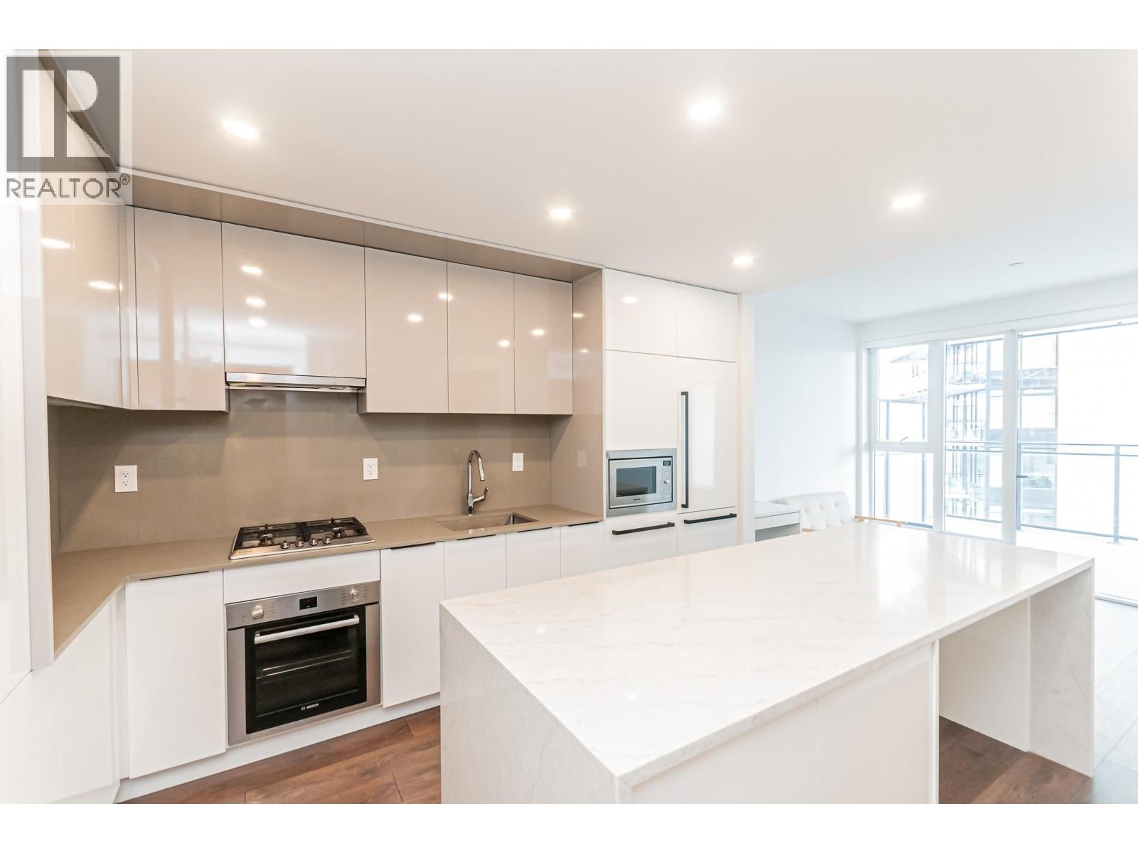 1 Bed, 1 Bath House for Sale in Burnaby – 2410 4711 HAZEL STREET, Burnaby – MLS# R3146870 - Image 3