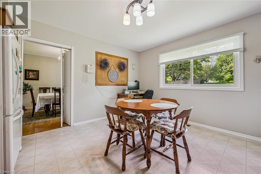 15 CLOVERDALE Crescent - 13