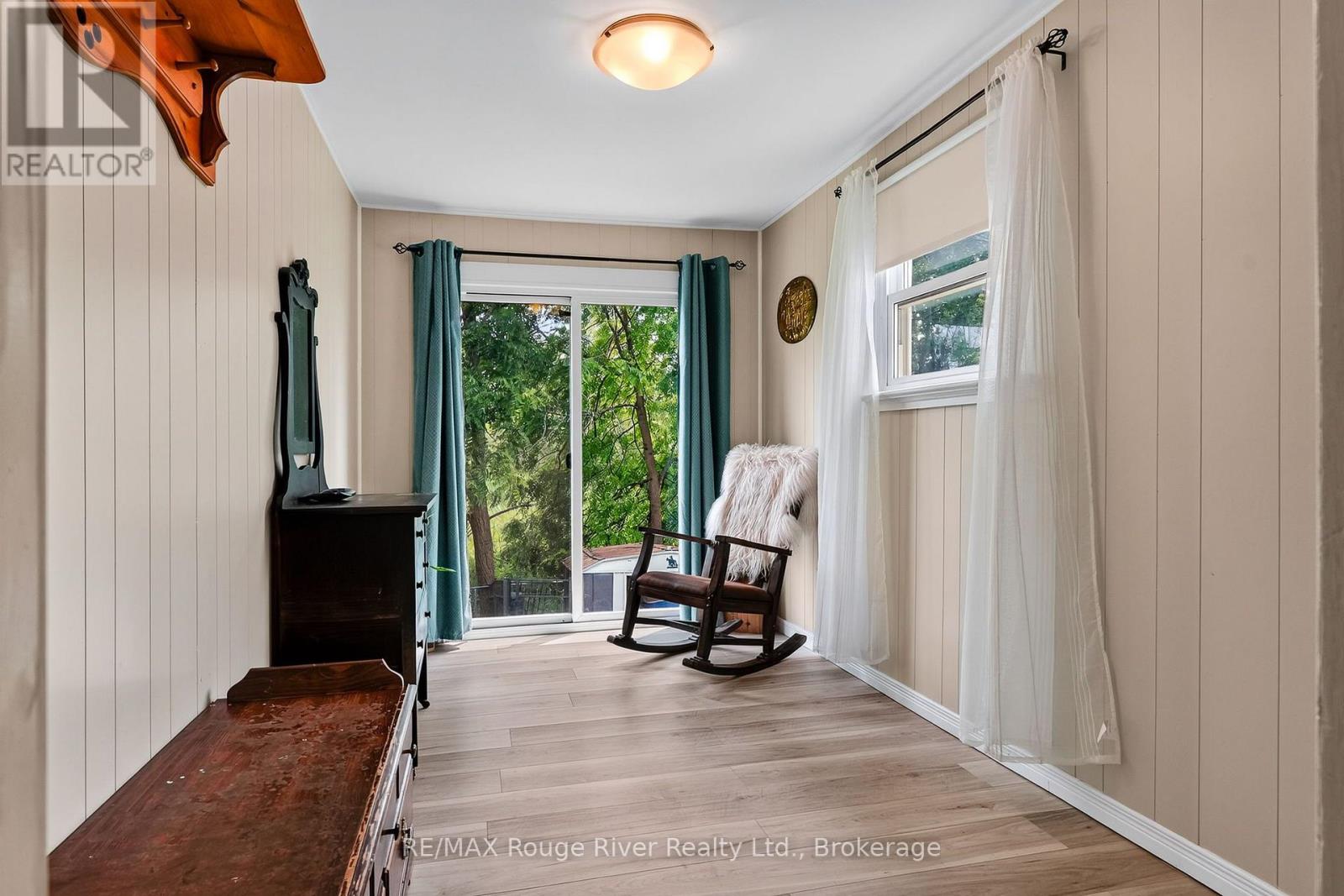 100 KING STREET E - 10
