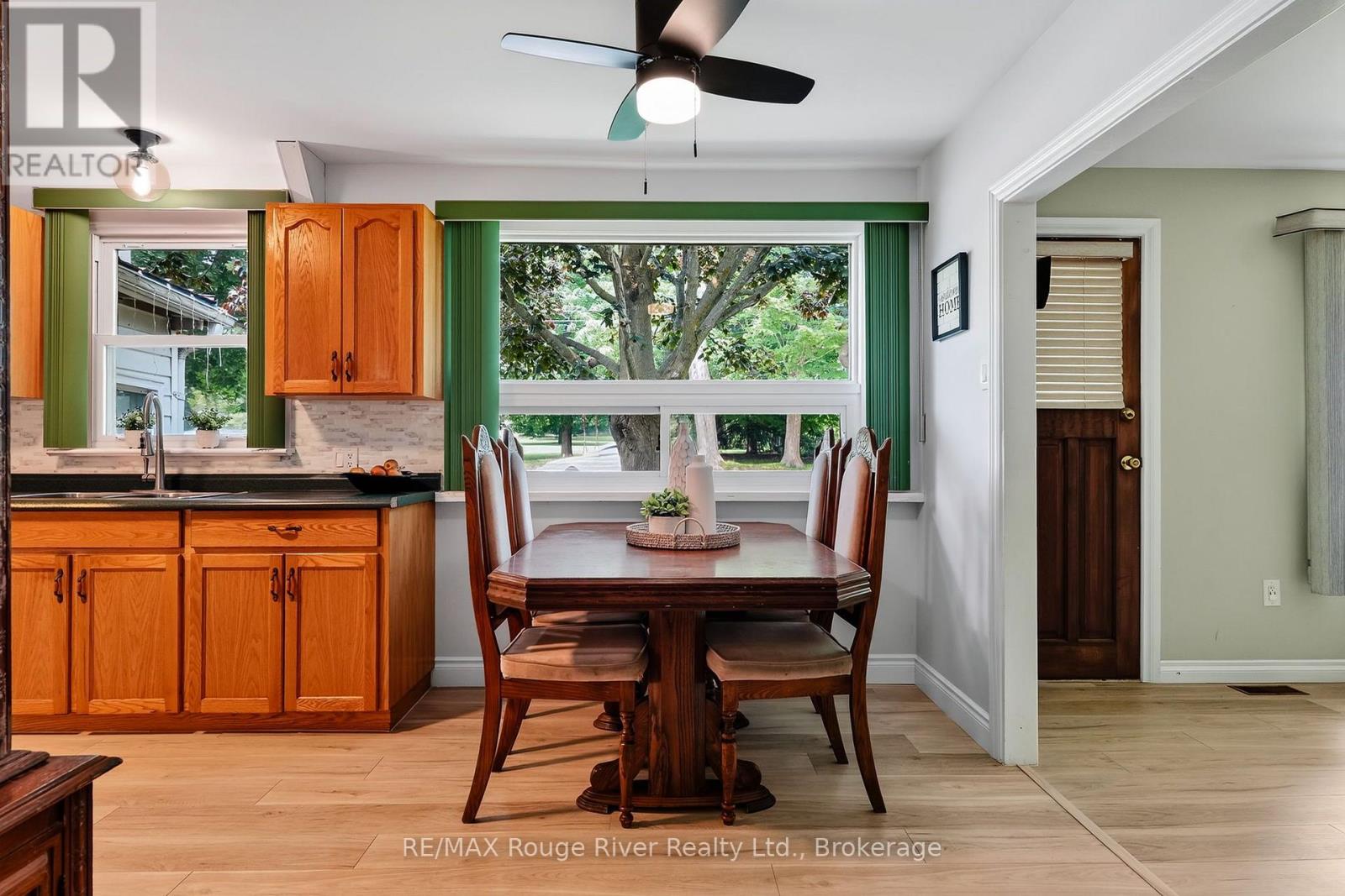100 KING STREET E - 18