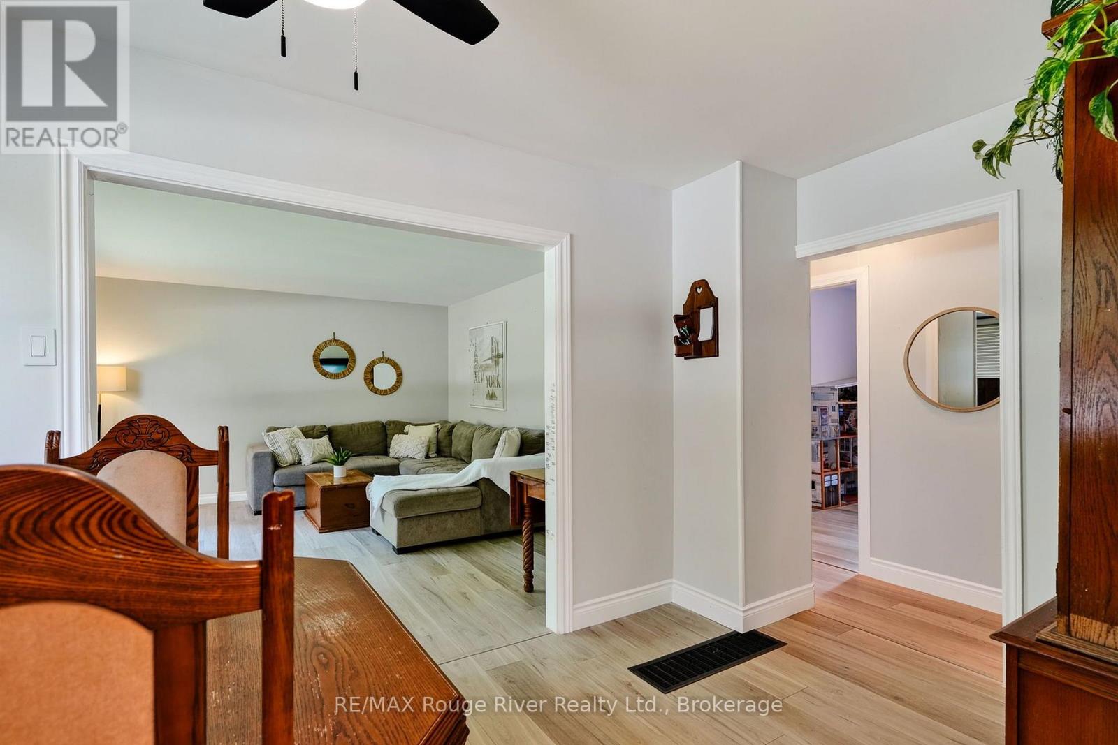 100 KING STREET E - 20