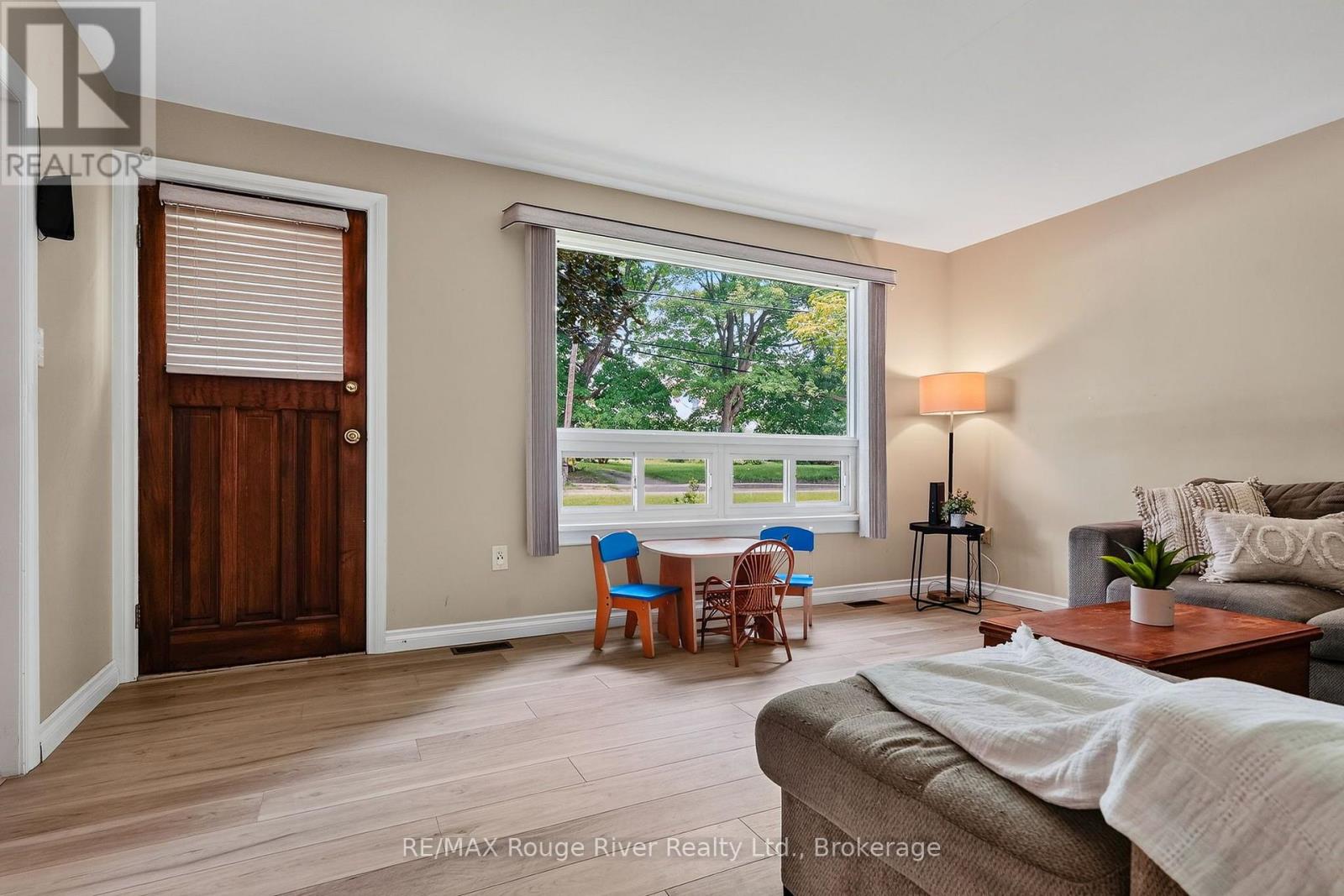 100 KING STREET E - 24