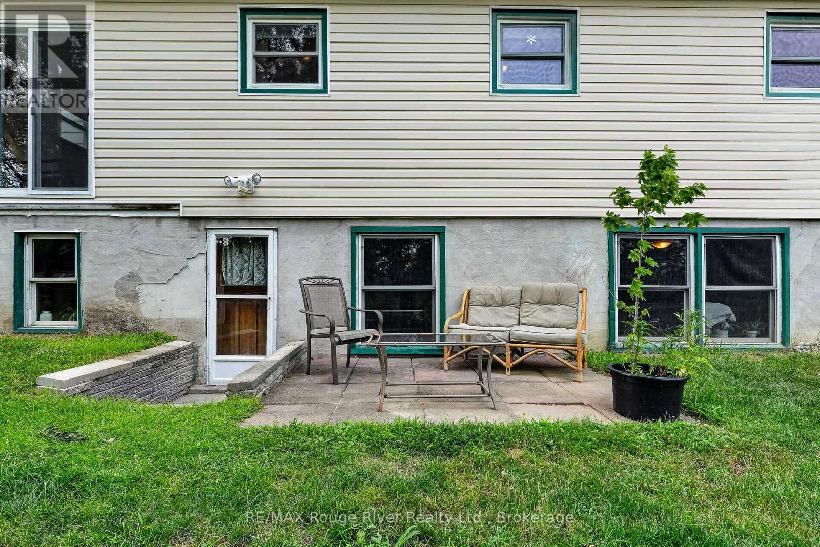 100 KING STREET E - 41