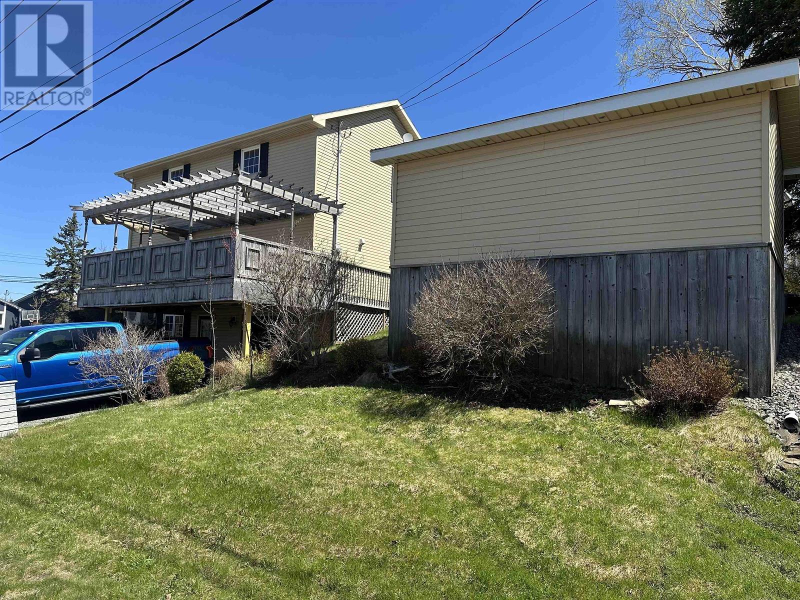 17 MacQuarrie Drive - 2