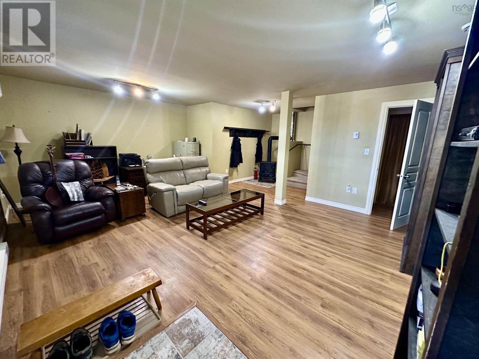 17 MacQuarrie Drive - 29