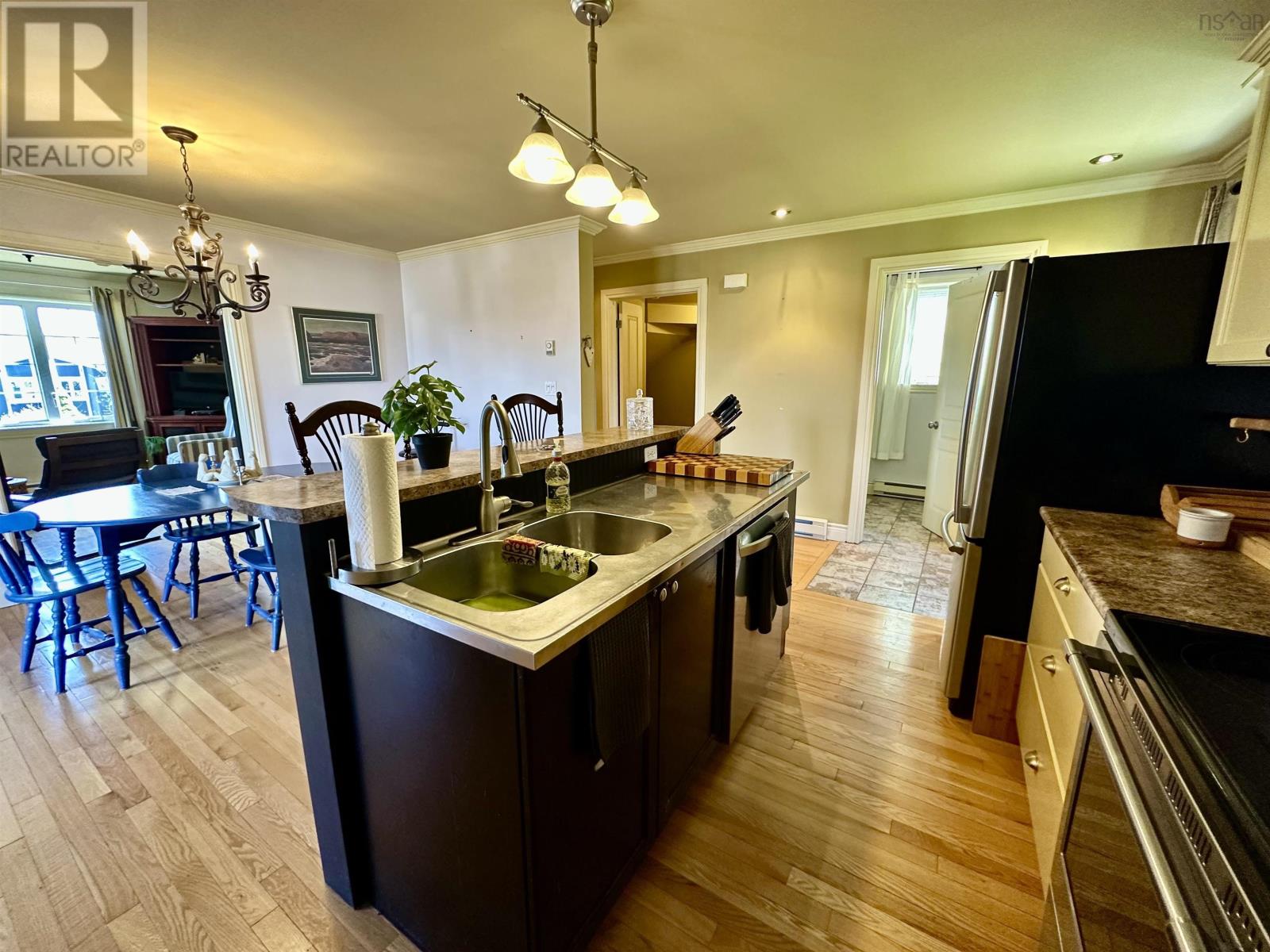 17 MacQuarrie Drive - 11