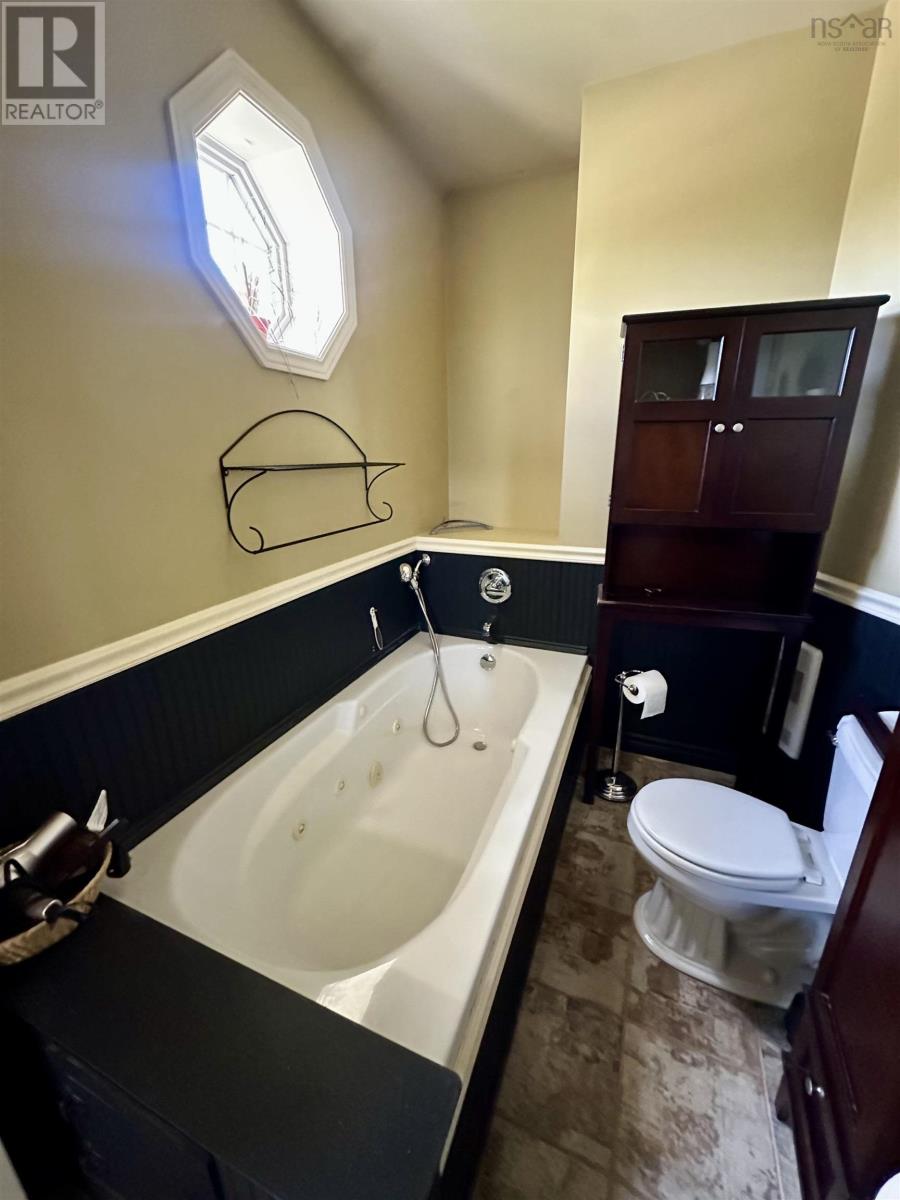 17 MacQuarrie Drive - 22