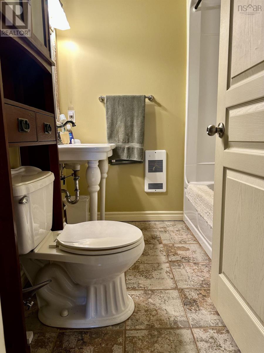 17 MacQuarrie Drive - 28