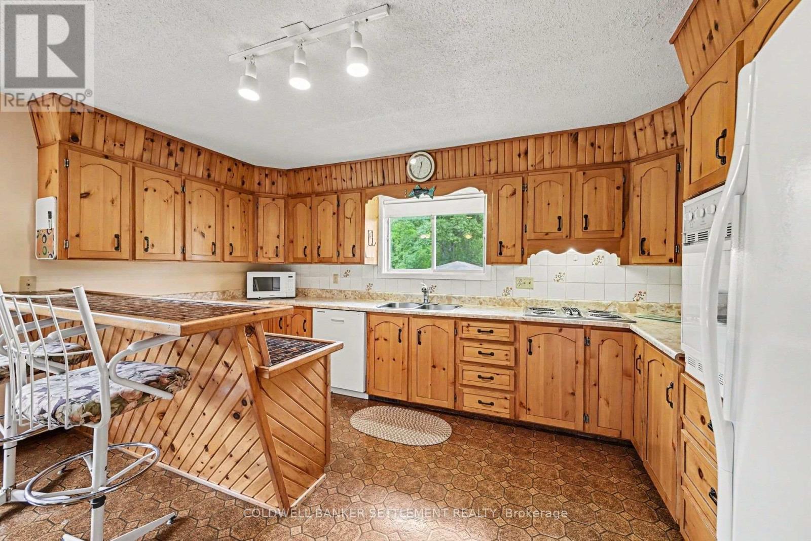 343 ENNIS ROAD - 20
