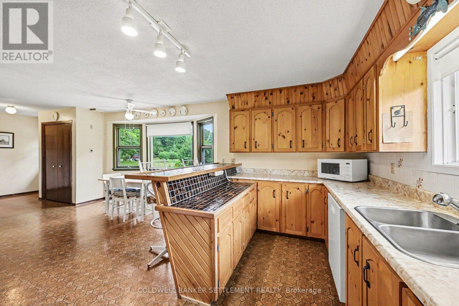 343 ENNIS ROAD - 22