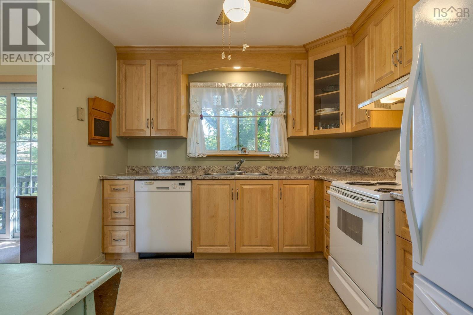 2 Elmwood Drive - 17