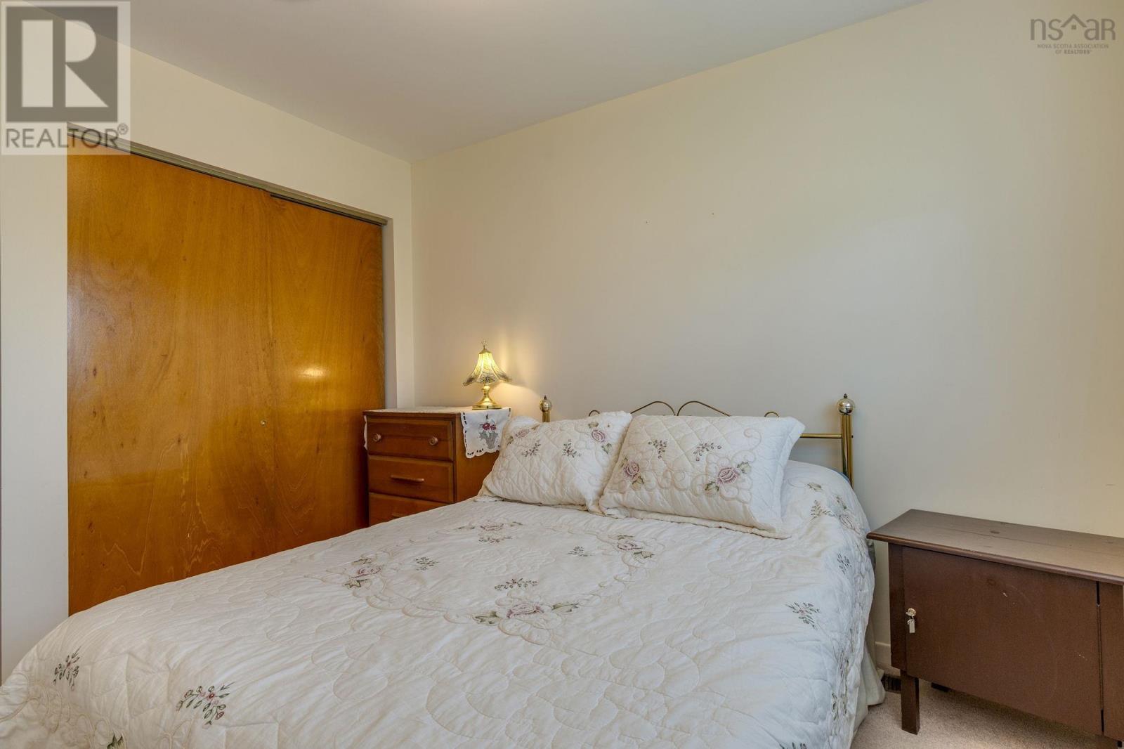 2 Elmwood Drive - 24