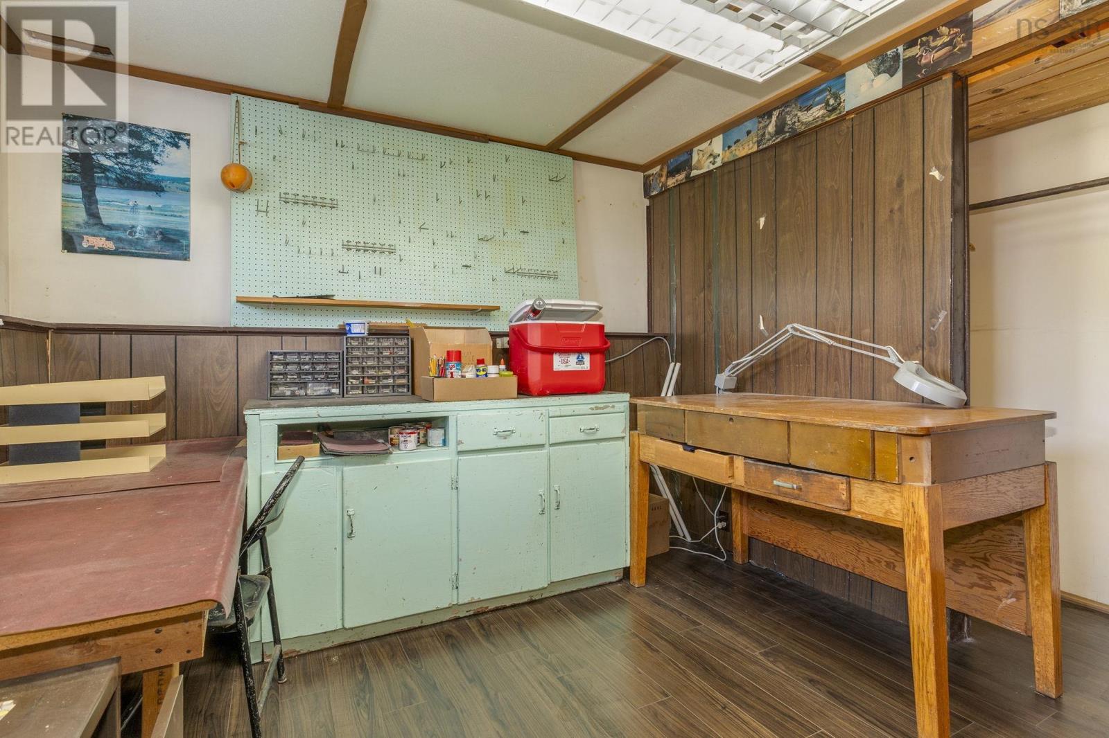 2 Elmwood Drive - 33