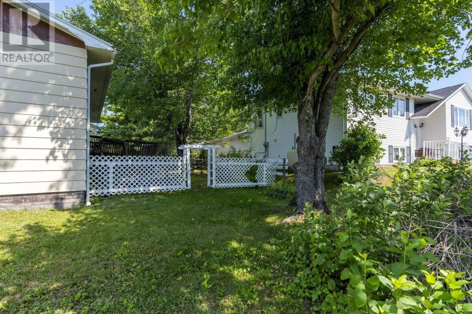 2 Elmwood Drive - 35