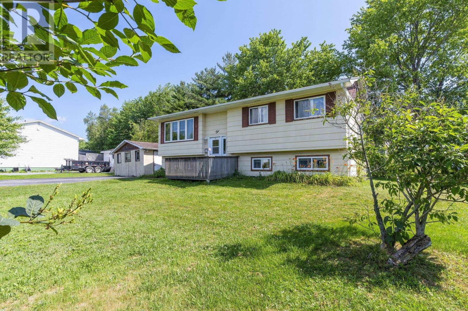 2 Elmwood Drive - 40