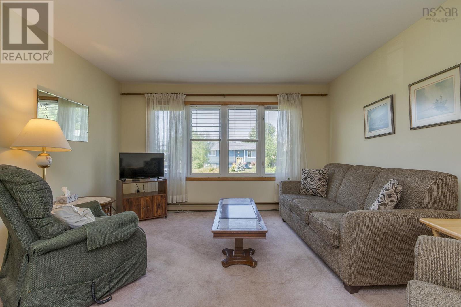 2 Elmwood Drive - 9