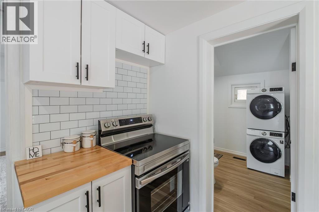241 TALBOT Street S - Image 14