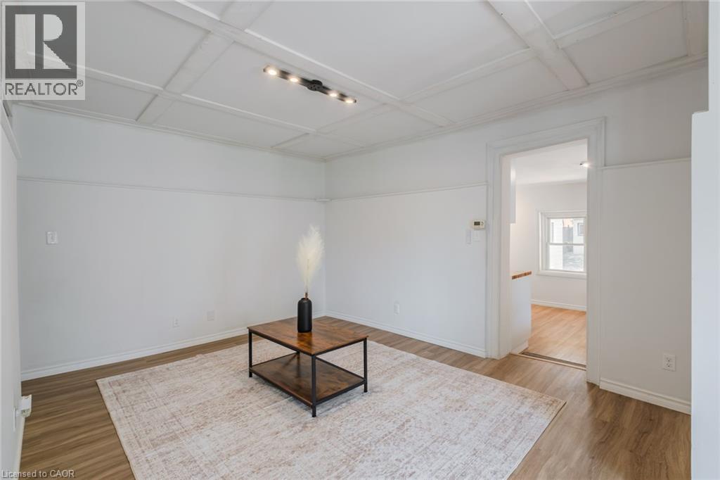 241 TALBOT Street S - Image 7