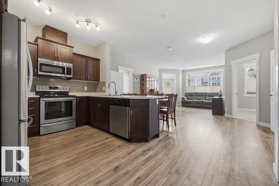 #205 511 QUEEN ST - 21