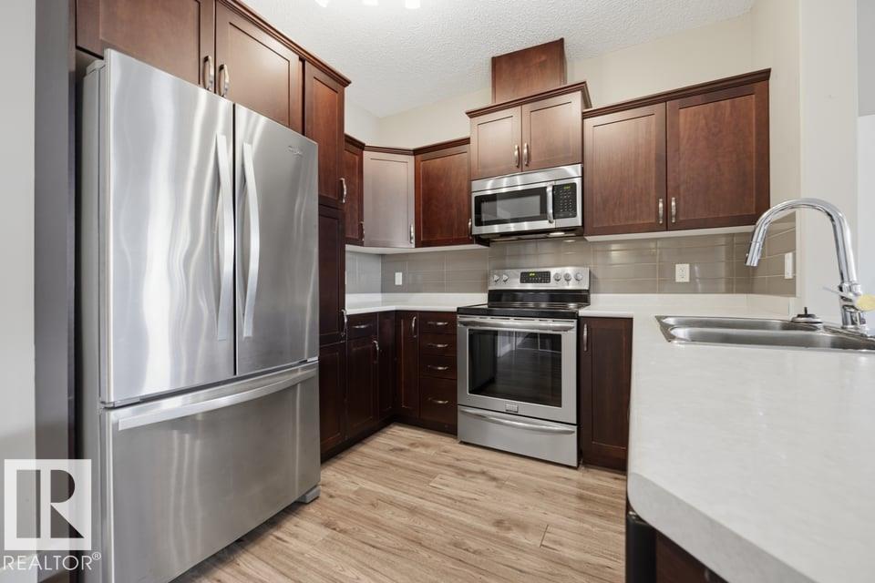 #205 511 QUEEN ST - 23