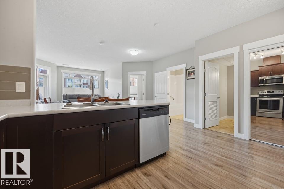 #205 511 QUEEN ST - 36