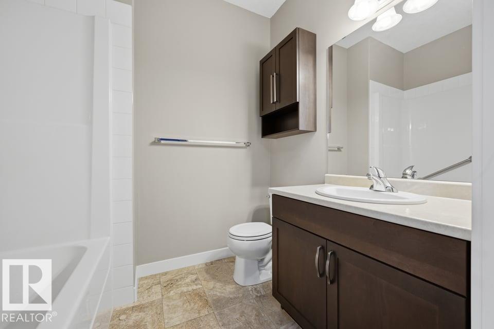 #205 511 QUEEN ST - 37