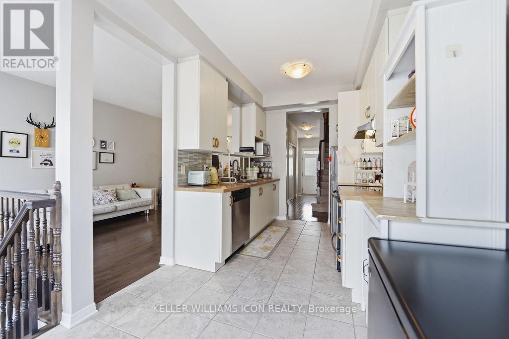 493 ASHBOURNE CRESCENT - 14