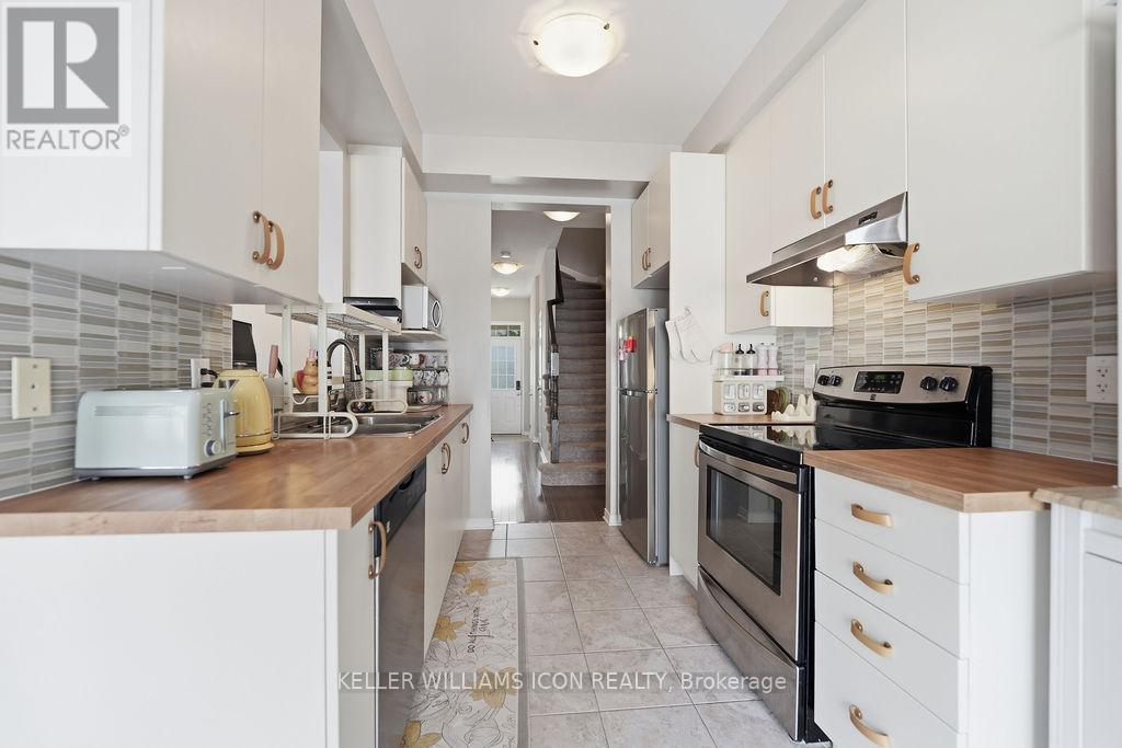 493 ASHBOURNE CRESCENT - 16