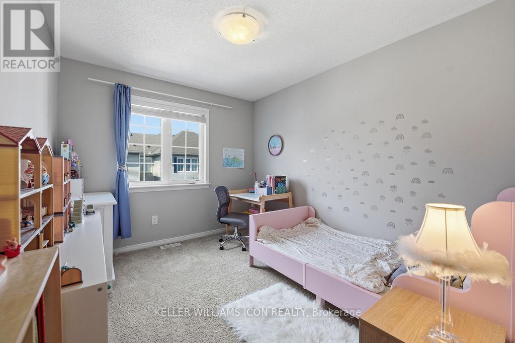 493 ASHBOURNE CRESCENT - 27