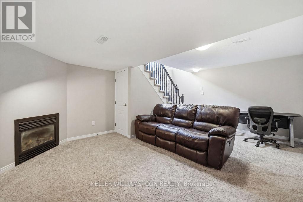 493 ASHBOURNE CRESCENT - 30